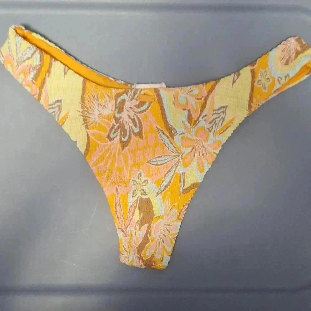 NWT Roxy Bikini Bottom - Picture 2 of 3